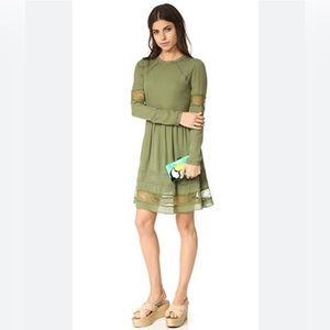 Alice Olivia Size 4 NWT 100% silk dresse (not negotiable)